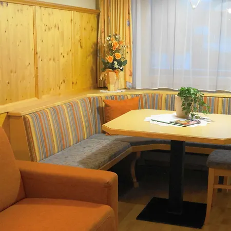 Gaestehaus Zedlacherhof 3* מטרי אין אוסטירול