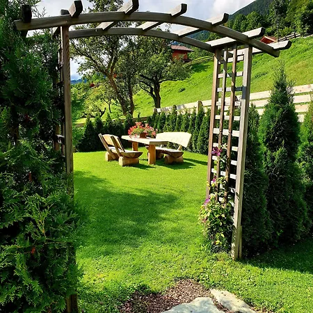 Gaestehaus Zedlacherhof בית הארחה