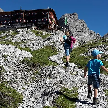 Guest house Gaestehaus Zedlacherhof