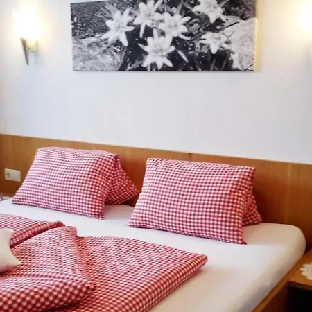 Gaestehaus Zedlacherhof Pensjonat Matrei in Osttirol