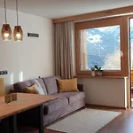 Gaestehaus Zedlacherhof 마트레이 인 오스티롤