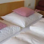 Gaestehaus Zedlacherhof 게스트하우스